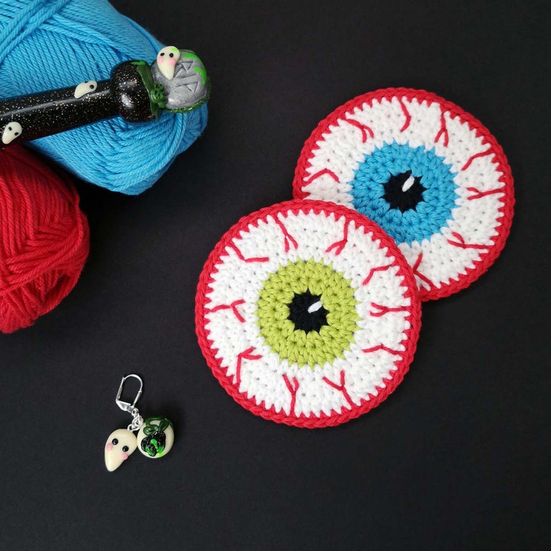 Halloween Eyeball Crochet Pattern+Finished Crafts+ Crochet Kit